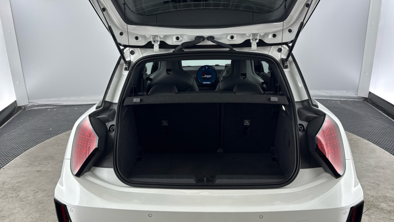 MINI Cooper 160kW SE Sport 54kWh 3dr Auto Electric Hatchback